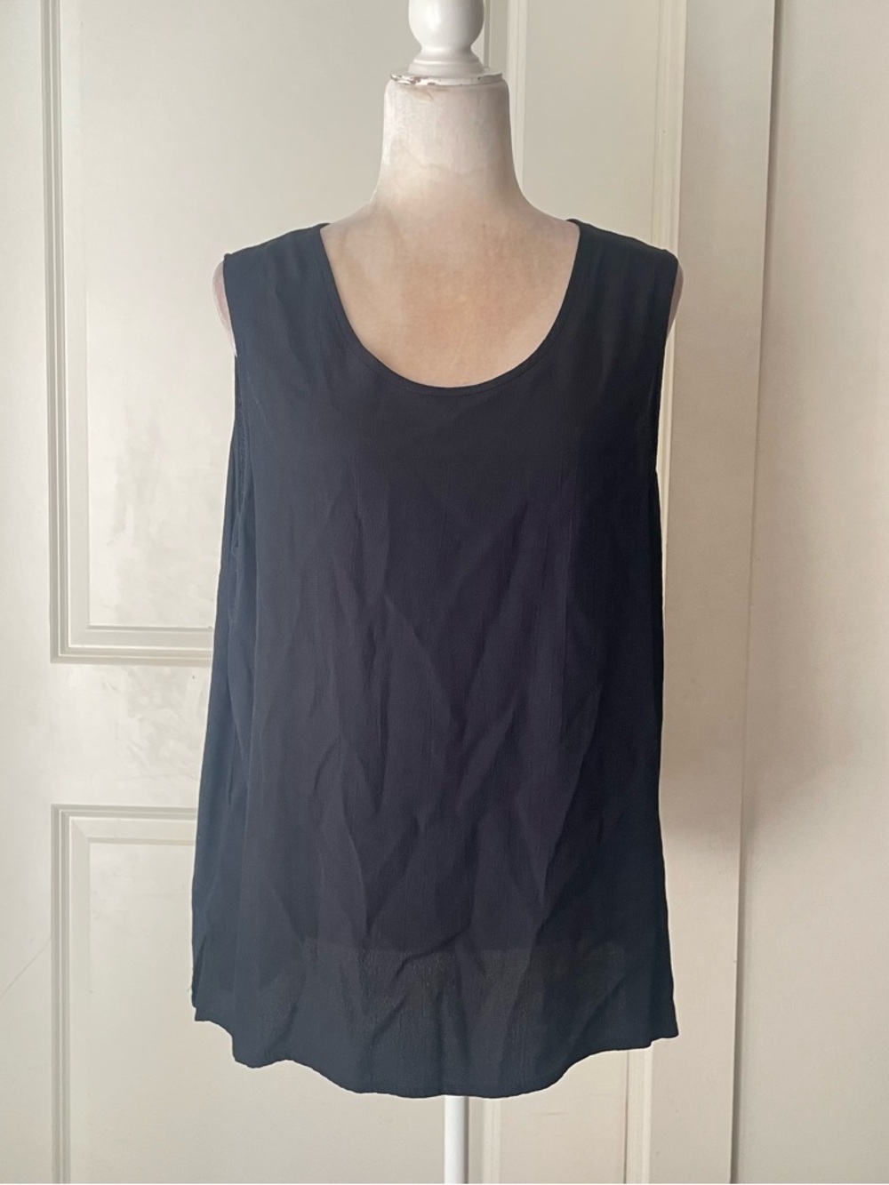 Flax by Jeanne Engelhart Classic minimalistic Black Sleeveless Scoop Top L